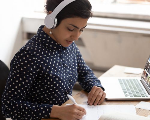 indian-woman-takingnotes